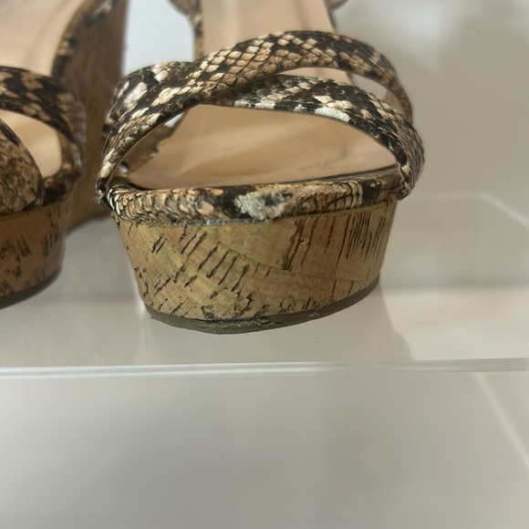 Lulu’s wedges size 7. Snakeskin print. - Picture 6 of 9
